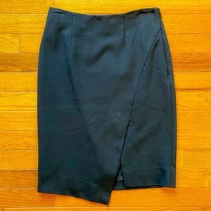 White House Black Market - Pencil Skirt With Slit - Color: Black - Size: 00
